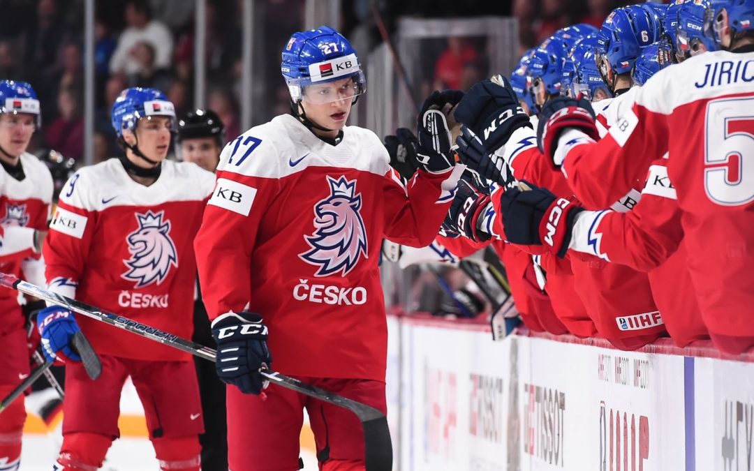 Česká hokejová reprezentace veze z Kanady stříbrné medaile